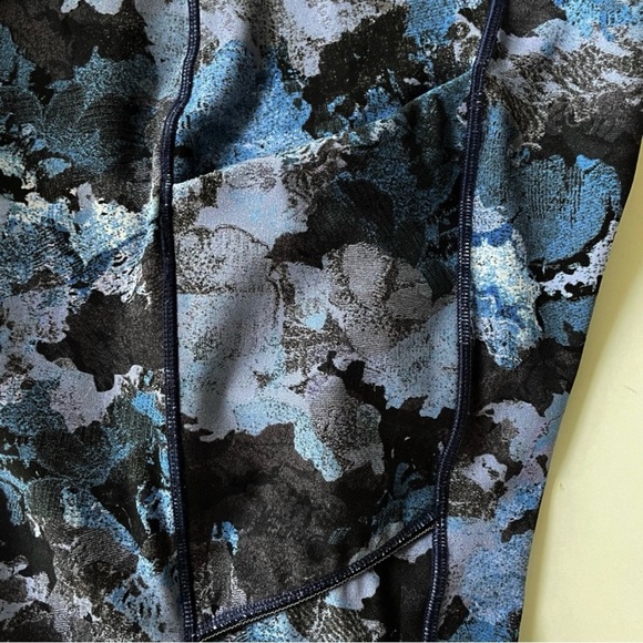 Lululemon Speed Up Tight Full On Luxtreme Screen Camo Multi Leggings - Picture 6 of 8